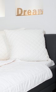 Kissen und Pfulmen Schurwolle/Zirbe