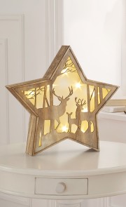 Étoile en bois avec un cerf